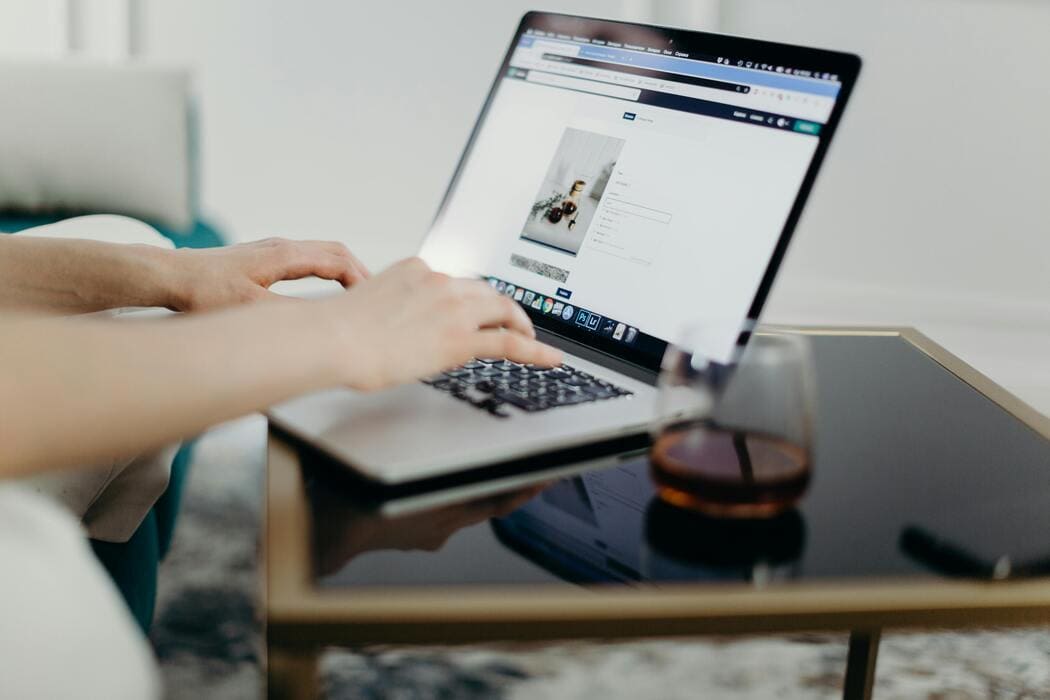 Creación de Sistemas de Contenido Atractivo para Pantallas Públicas